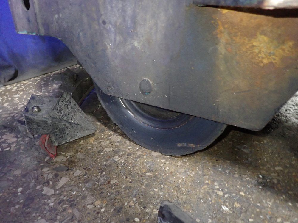 Tennant 47" Floor Scrubber - 7200-5618