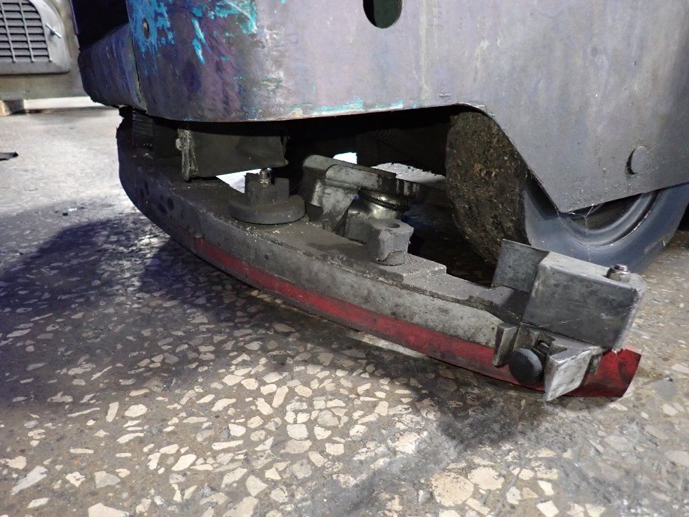 Tennant 47" Floor Scrubber - 7200-5618