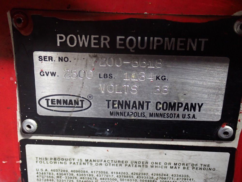 Tennant 47" Floor Scrubber - 7200-5618