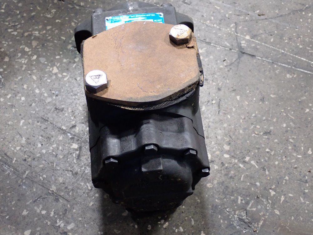 Veljan Hydraulic Double Vane Pump - Vt6cc-b20-b06-3l00-0100