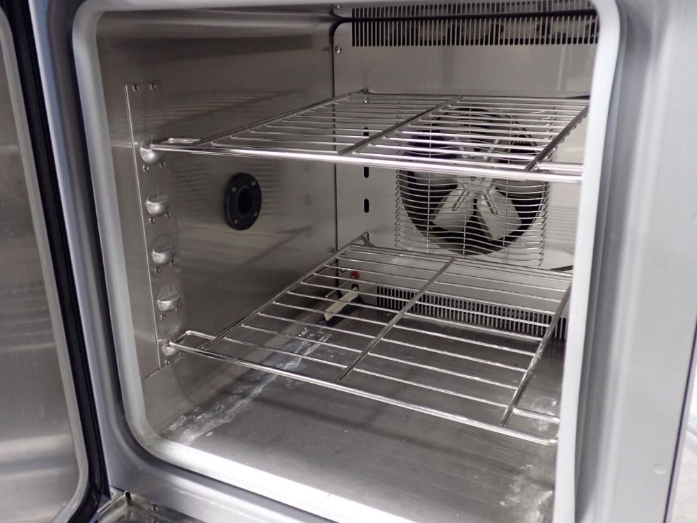 Espec Corp Bench Top Type Temperature  Humidity Chamber