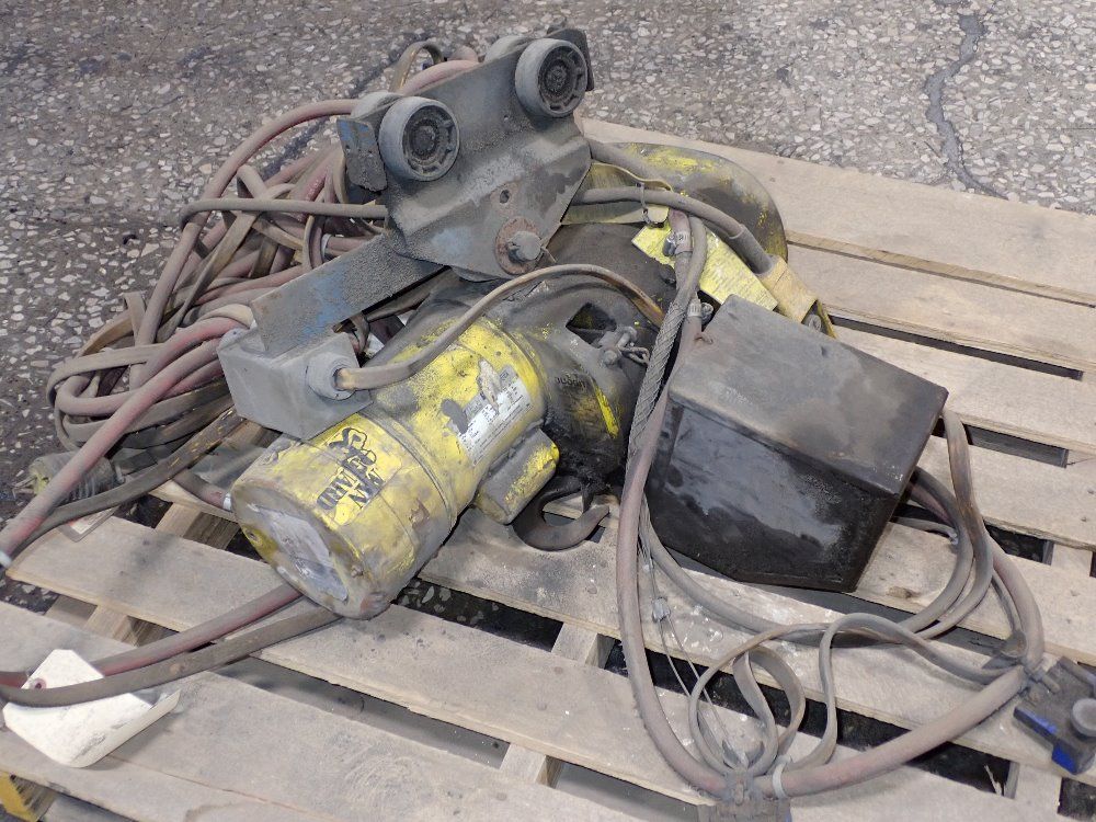 Budgit 1000 Lbs Electric Hoist - Beh5016