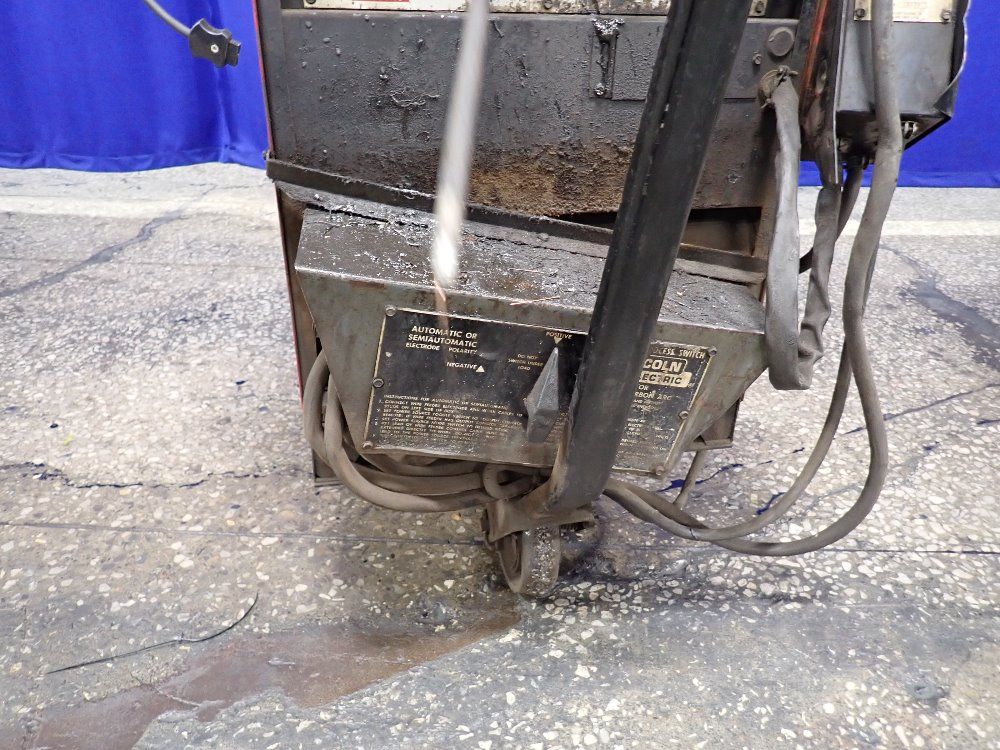 Lincoln Electric 600 Amps Welder - Dc-600