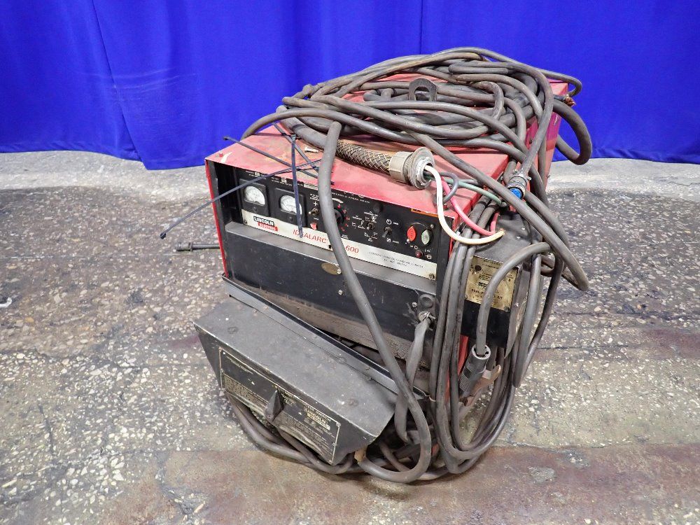 Lincoln Electric 600 Amps Welder - Idealarc Dc-600
