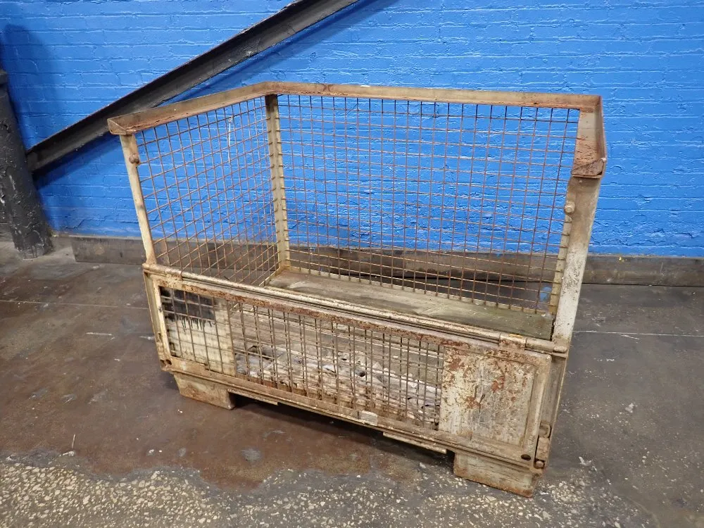 STACKABLE WIRE BASKET