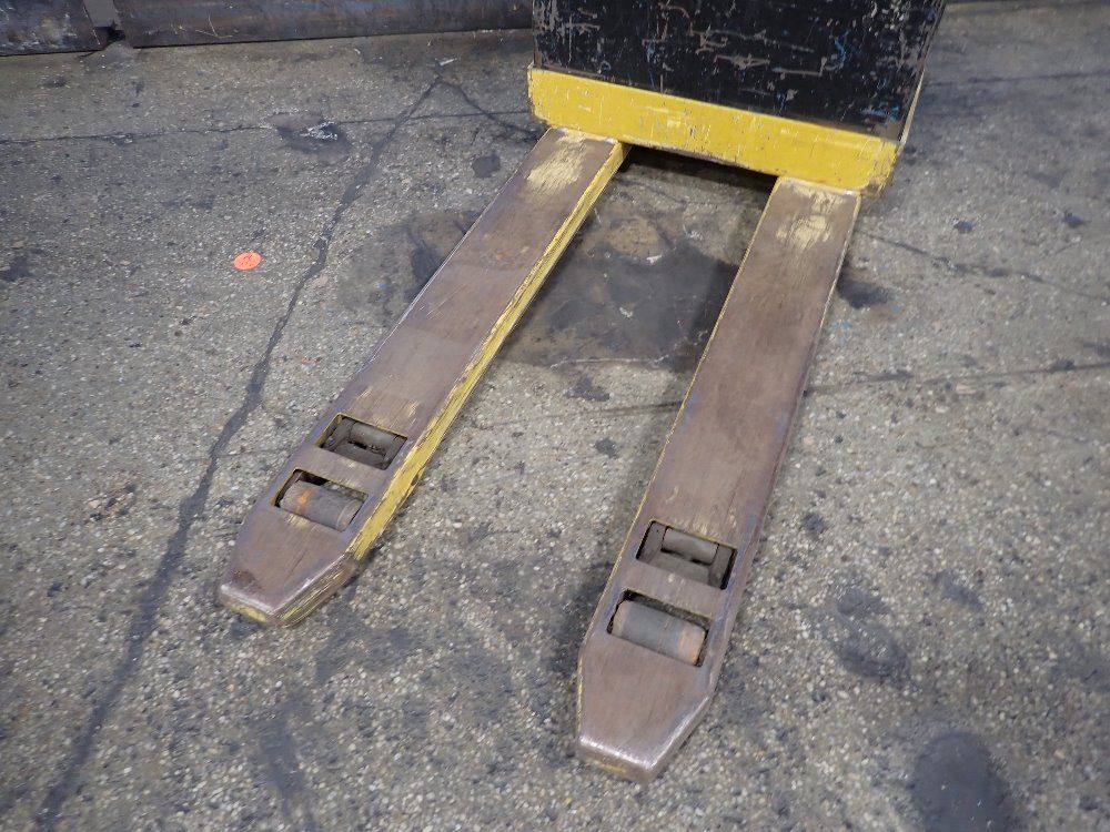 Yale Electric Pallet Jack