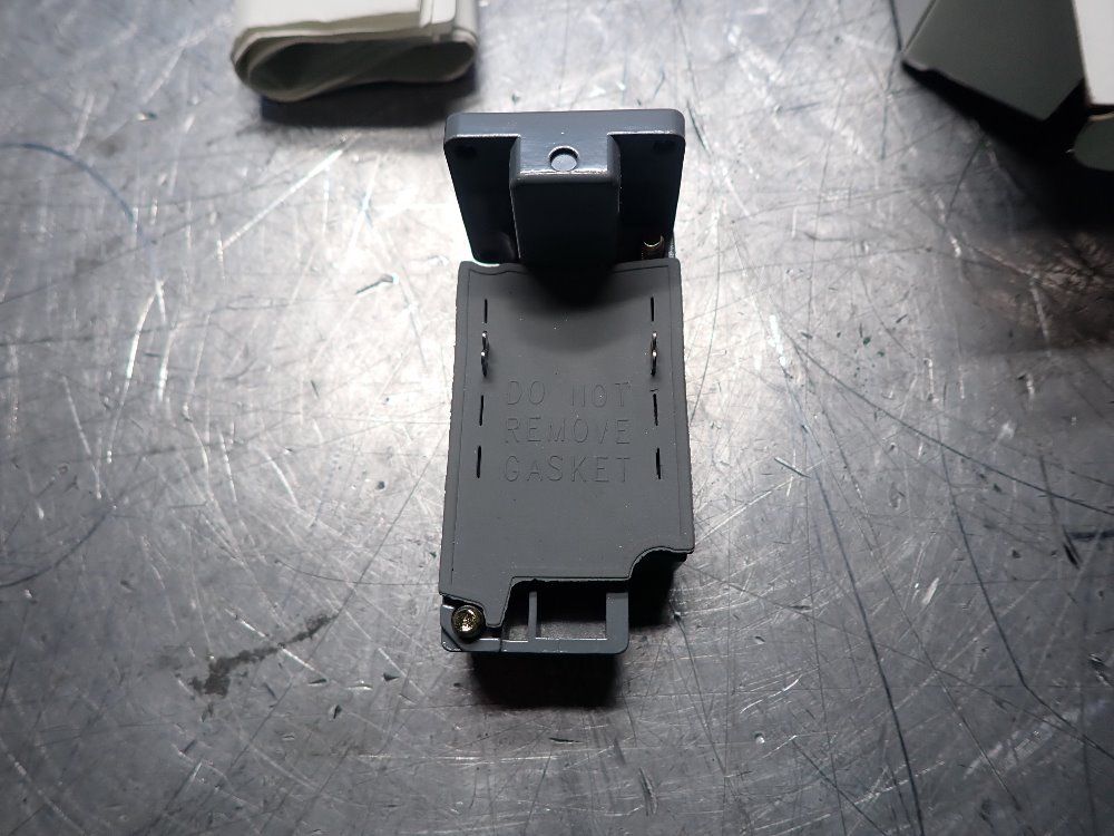 Eaton 3 Amp, 500 Ma, 50/60 Hz, 20-264 Vac/dc Proximity Switch - E51sal