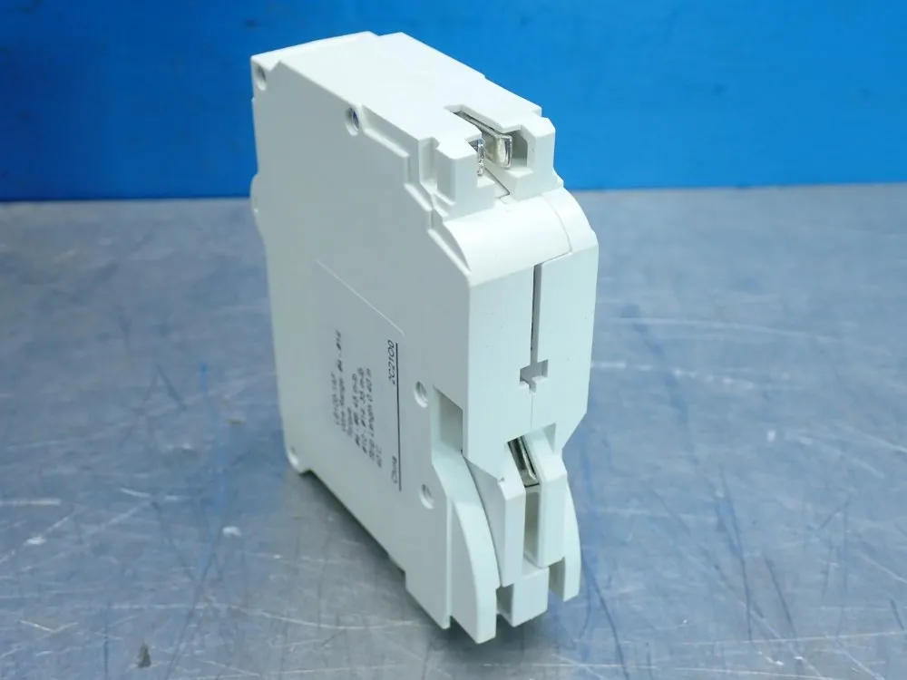 Leviton Hydraulic Circuit Breaker - Lb120-1af