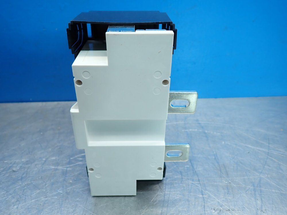 Leviton Thermal Magnetic Main Circuit Breaker - Lm125-t