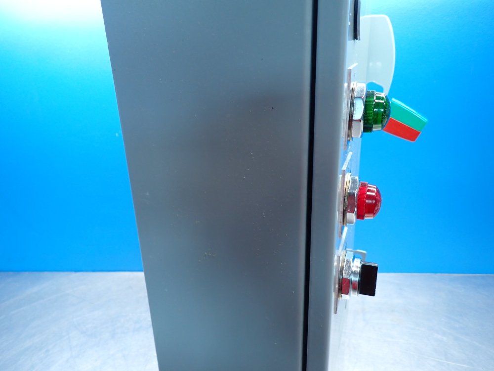 General Electric 300-line Control Nema Combination Starter Fusible Disconnect - Cr308bt 18ragdal5a