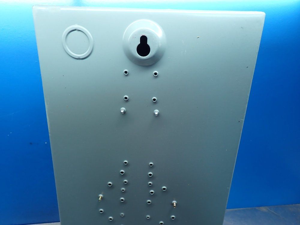 General Electric 300-line Control Nema Combination Starter Fusible Disconnect - Cr308bt 18ragdal5a