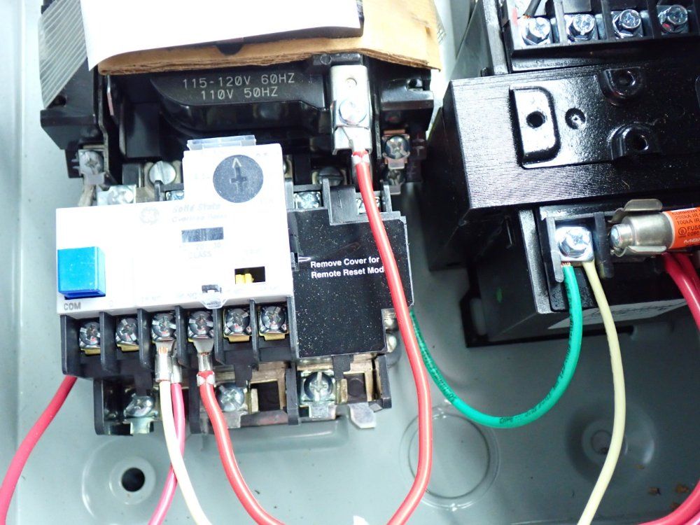 General Electric 300-line Control Nema Combination Starter Fusible Disconnect - Cr308bt 18ragdal5a