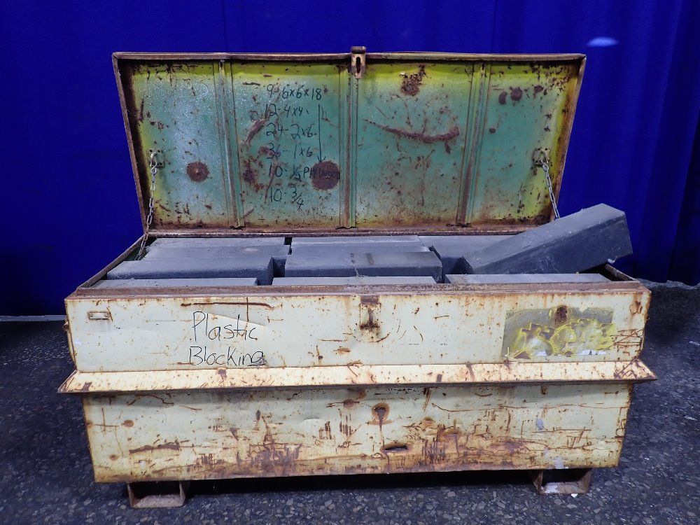 59" X 23" X 22" Jobbox W/wooden Blocks