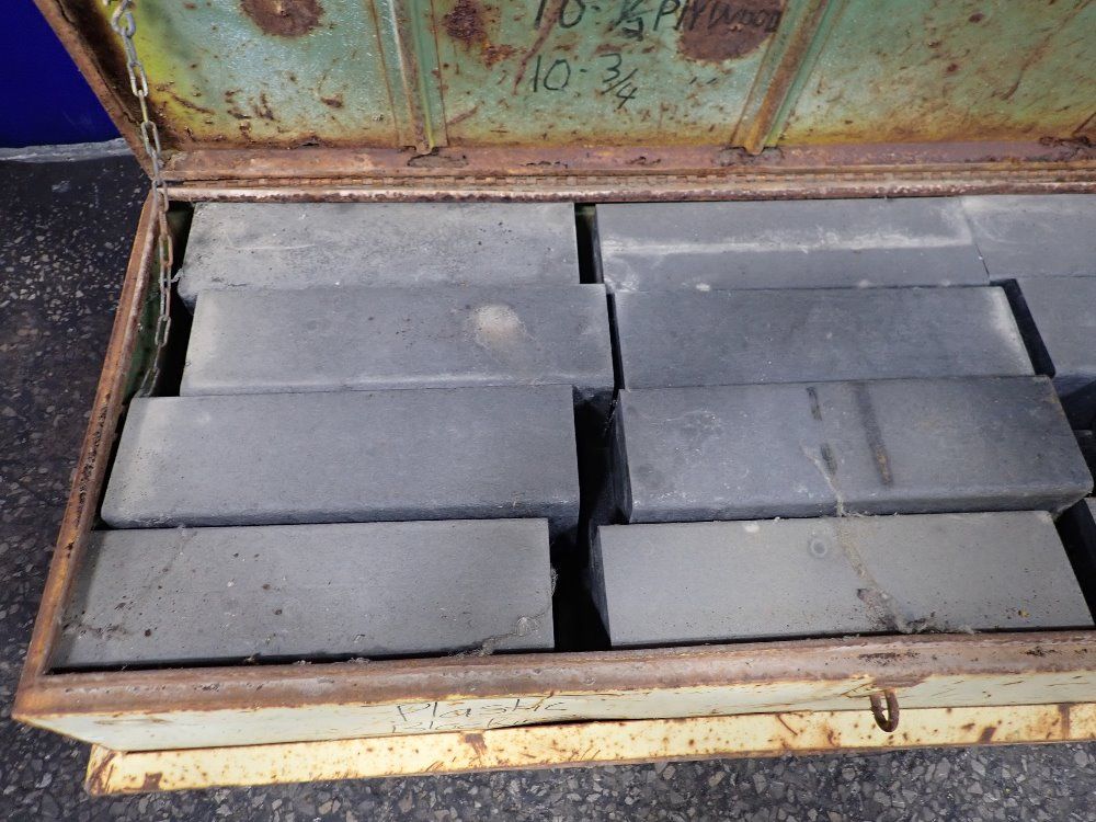 59" X 23" X 22" Jobbox W/wooden Blocks