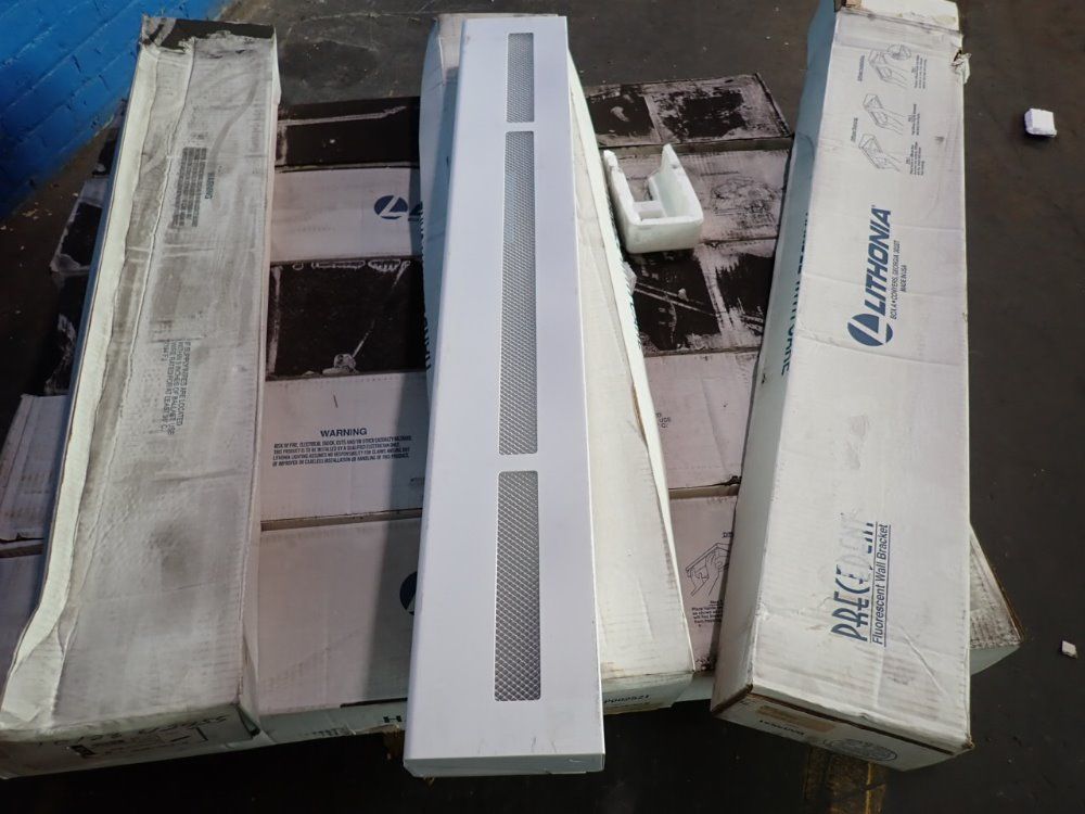 Lithonia Lighting 48"x7" Fluorescent Wall Brackets - Wp232