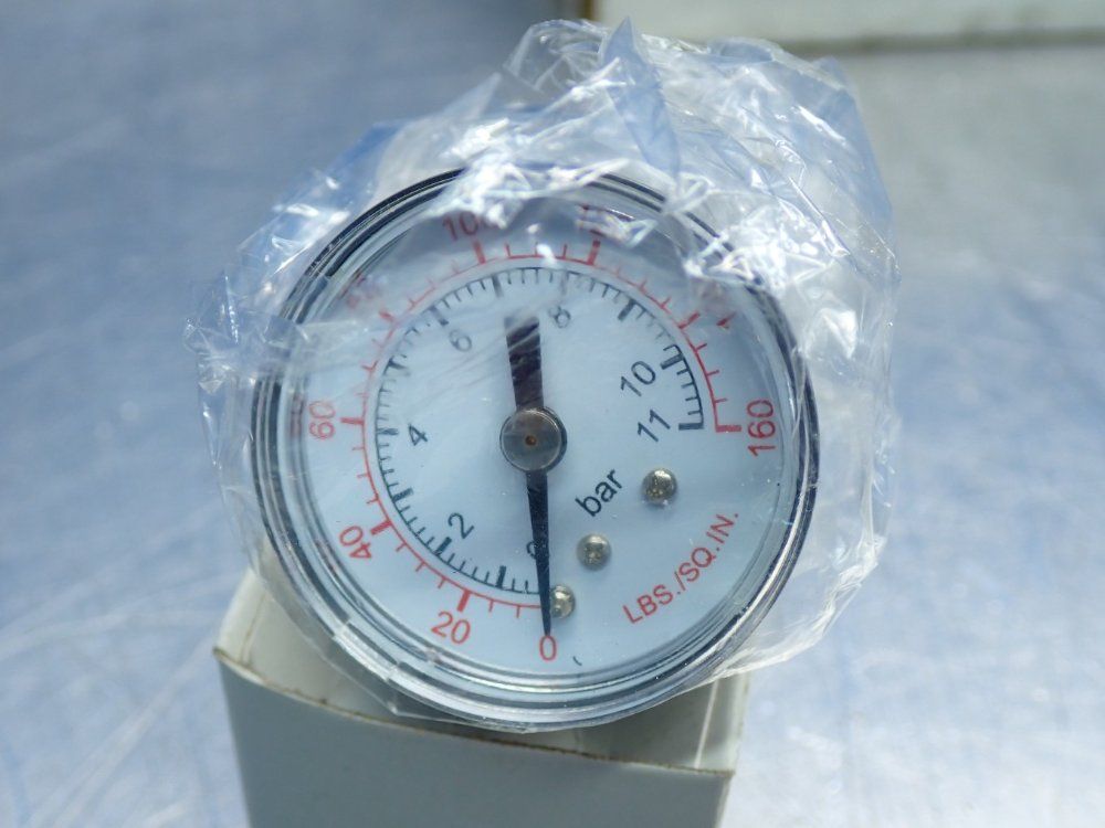 Master Pneumatic 1/4 Pneumatic Regulator W/ Gauge - R56m-2g