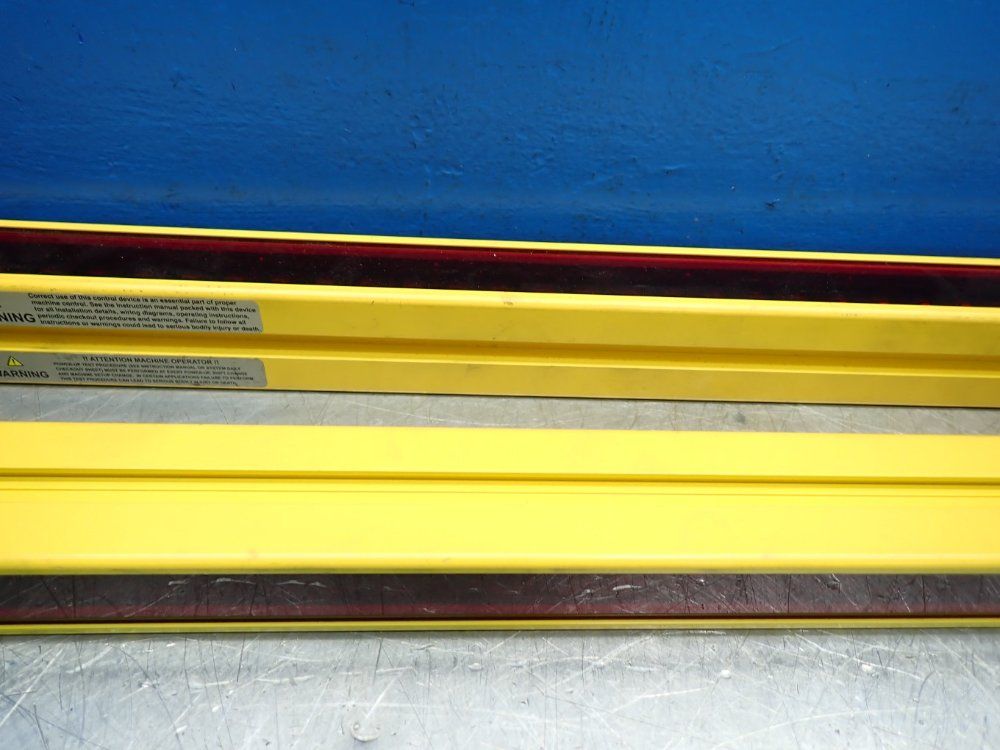 Banner 14/30-series Ez-screen Light Curtain Emitter & Receiver - Slsr30-900q8