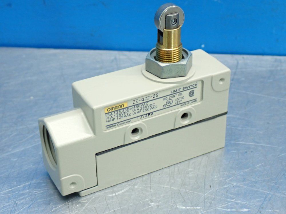 Omron Enclosed Limit Switch - Ze-q22-2s