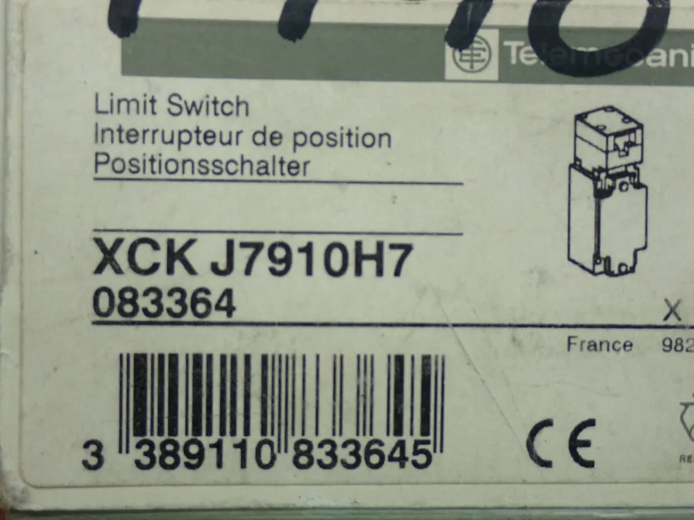 Telemecanique Safety Interlock Limit Switch - Xckj7910h7