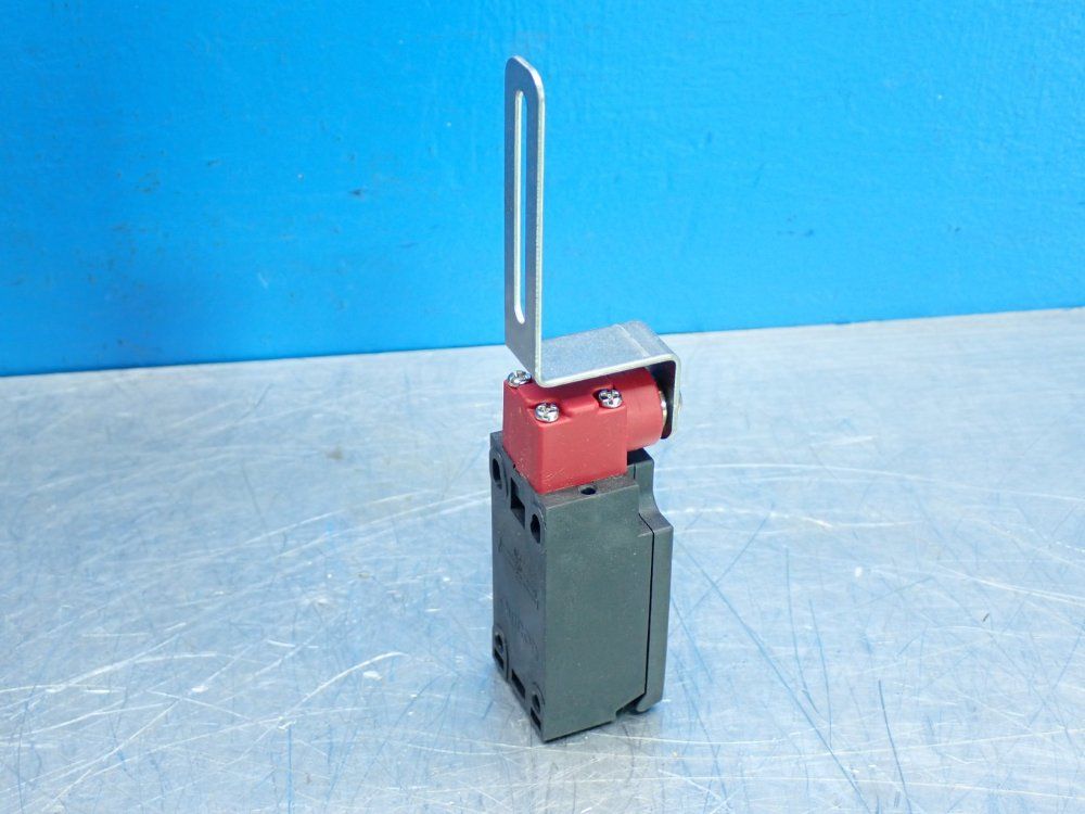 Omron Hinge Interlock Switch - D4nh-4cbc