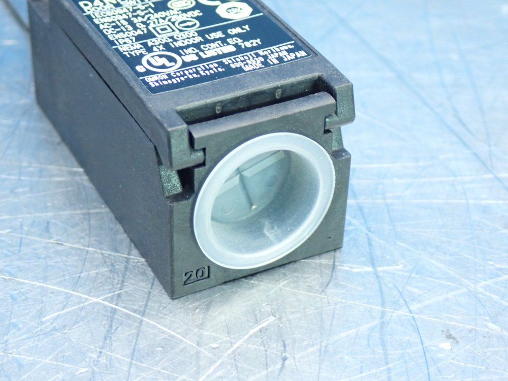 Omron Hinge Interlock Switch - D4nh-4cbc