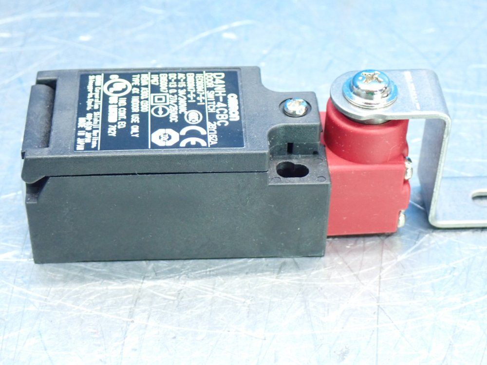 Omron Hinge Interlock Switch - D4nh-4cbc