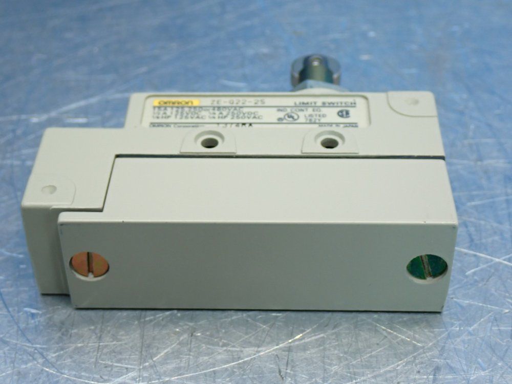 Omron General Purpose Enclosed Limit Switch - Ze-q22-2s