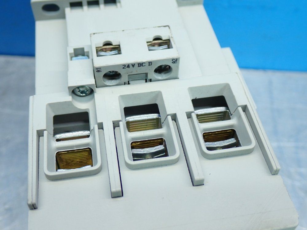 Allen Bradley Contactor Module Unit - 100-c85d*00