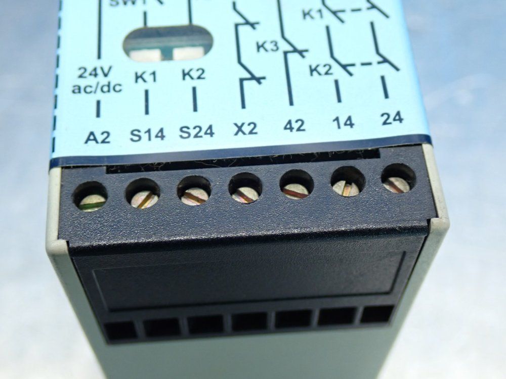 Banner Safety Controller Relay - At-fm-2a