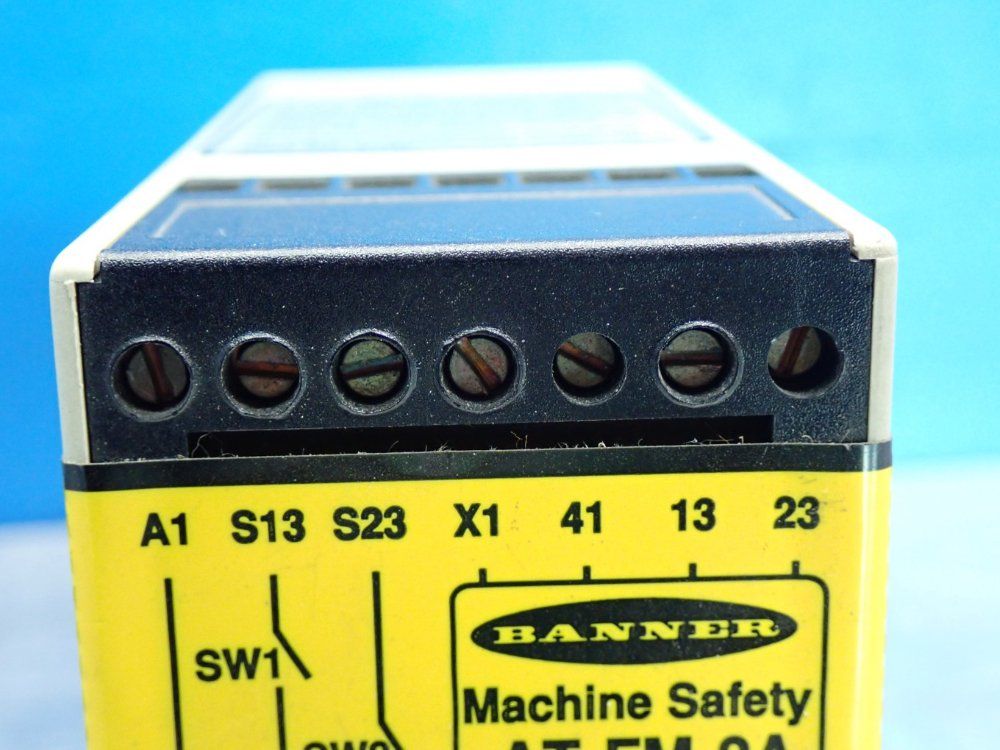 Banner Safety Relay Limit Switch - At-fm-2a