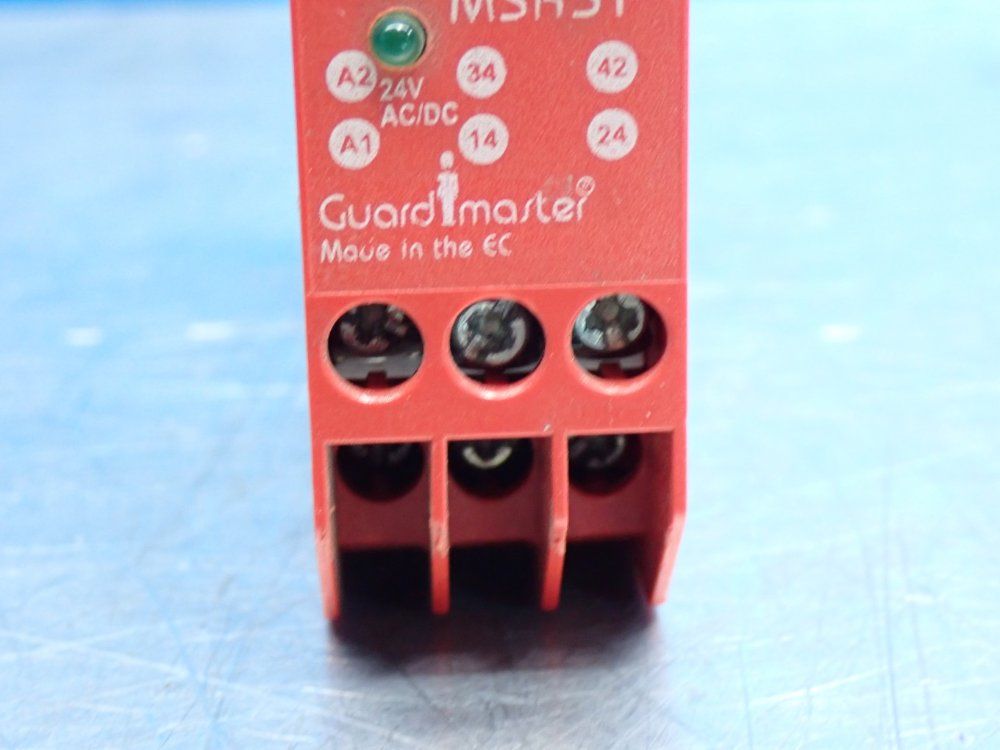 Allen Bradley Minotaur Msr5t Safety Monitoring Relay - 440r-b23020