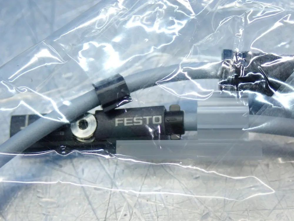 Festo Magnetic Inductive Proximity Sensor - 574334