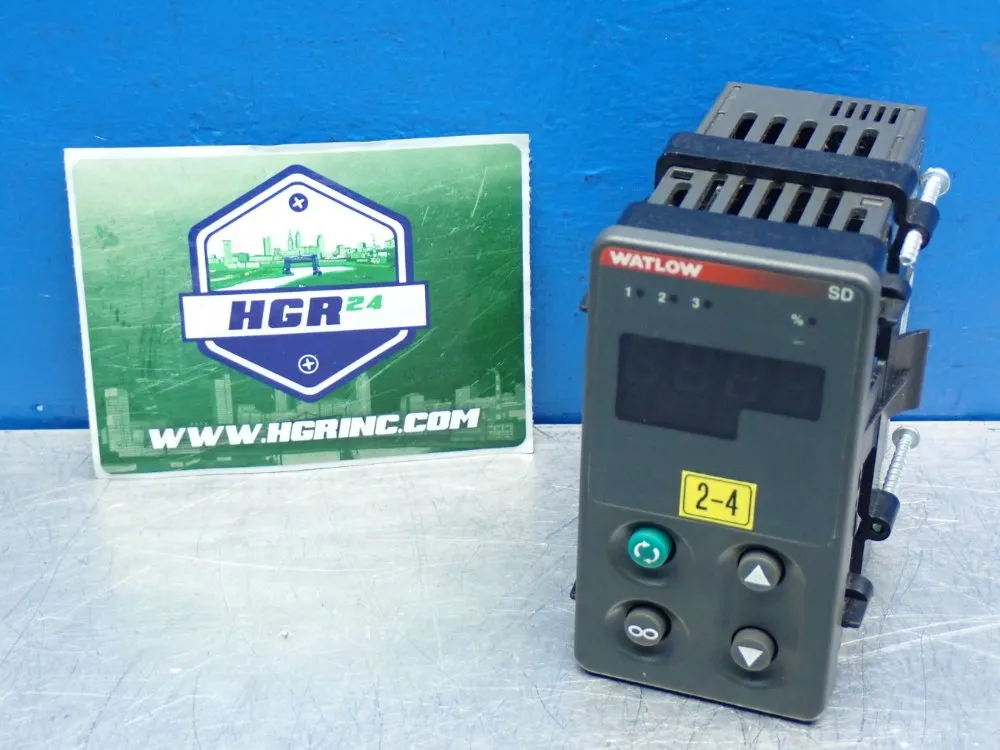 Watlow 1/8 Din Series-sd8 Temperature Control - Sd8c-hcja-aarg