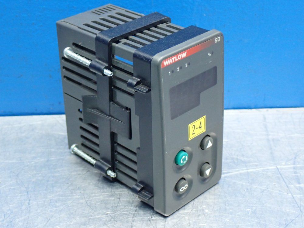 Watlow 1/8 Din Series-sd8 Temperature Control - Sd8c-hcja-aarg