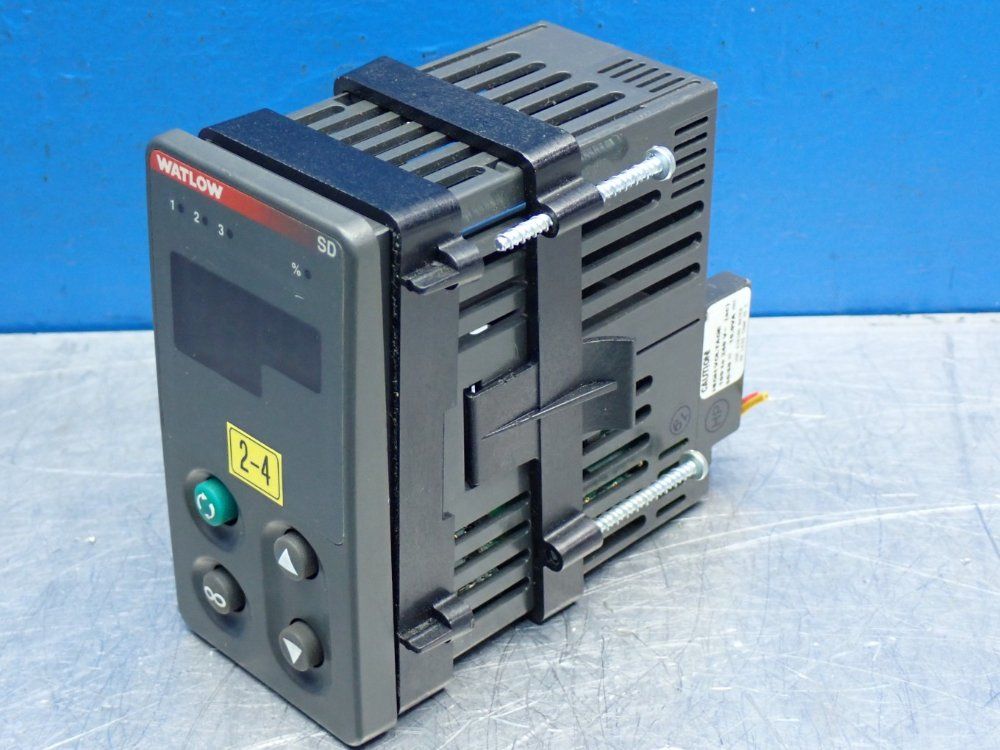 Watlow 1/8 Din Series-sd8 Temperature Control - Sd8c-hcja-aarg