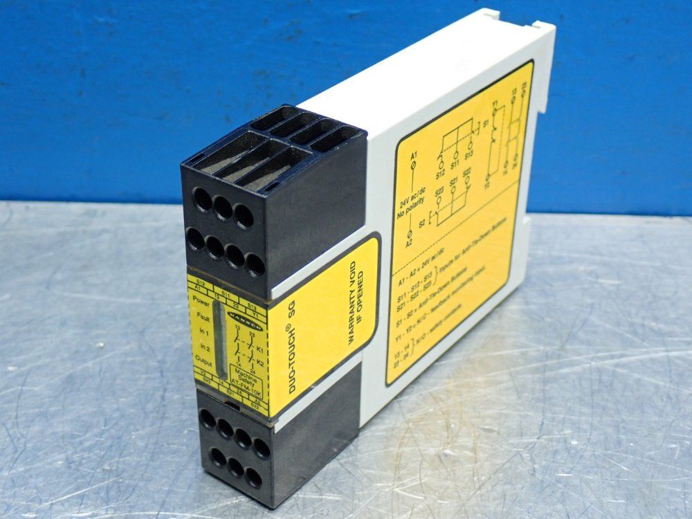 Banner At-series Control Safety Relay Module - At-fm-10k