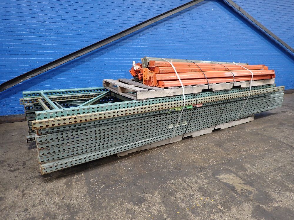 Various Sizes Pallet Racking - Teardrop