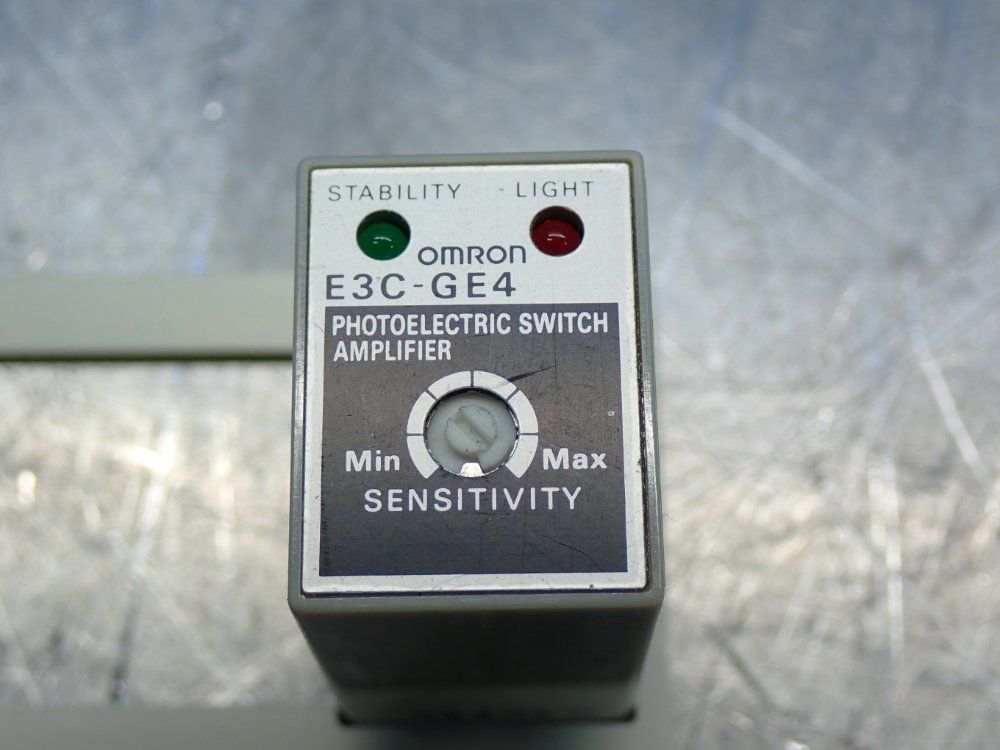 Omron Photoelectric Sensor Switch Amplifer - E3c-ge4