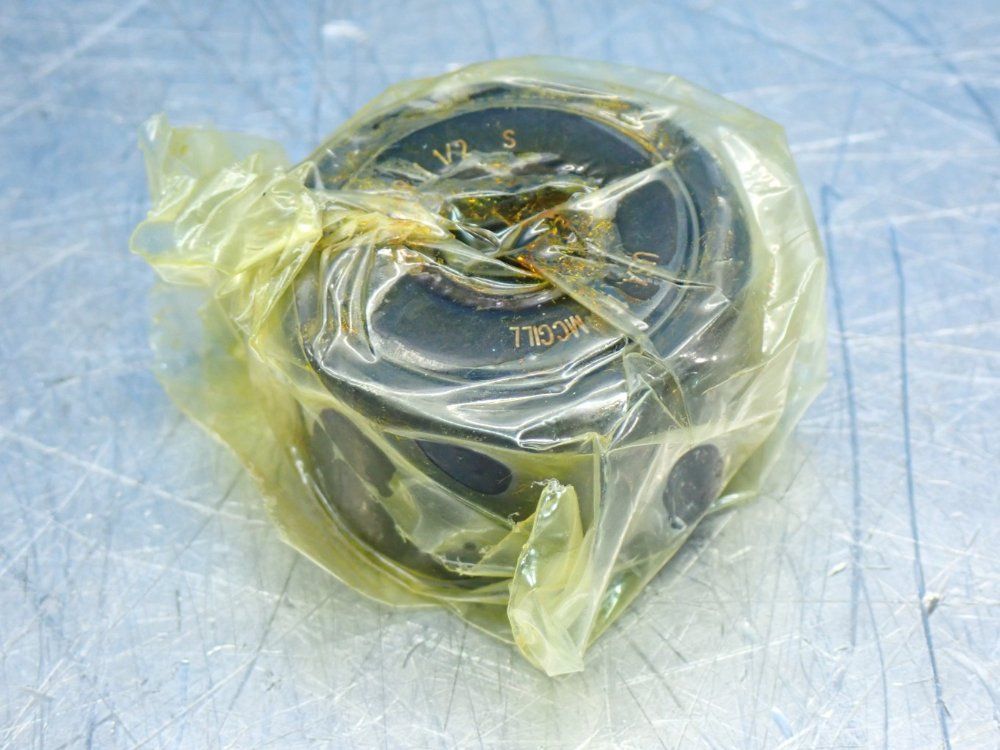 Mcgill 1.5000in Roller Diameter, 0.4375in Bore, 0.8750in Flate Yoke Roller - Cyr11/2s