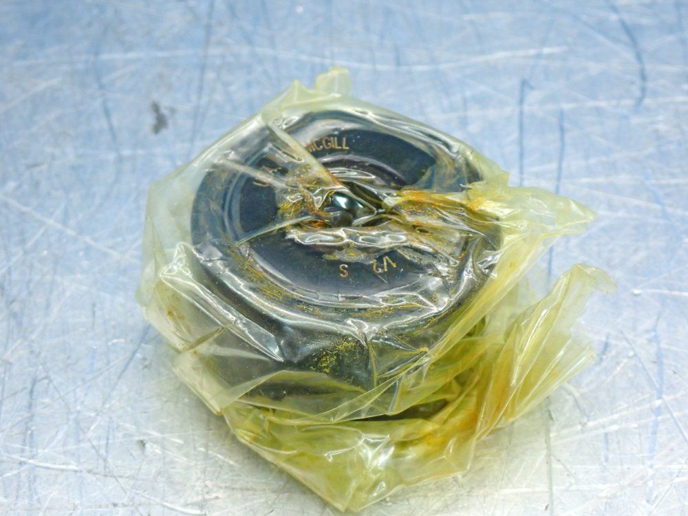 Mcgill 1.5000in Roller Diameter, 0.4375in Bore, 0.8750in Flate Yoke Roller - Cyr11/2s