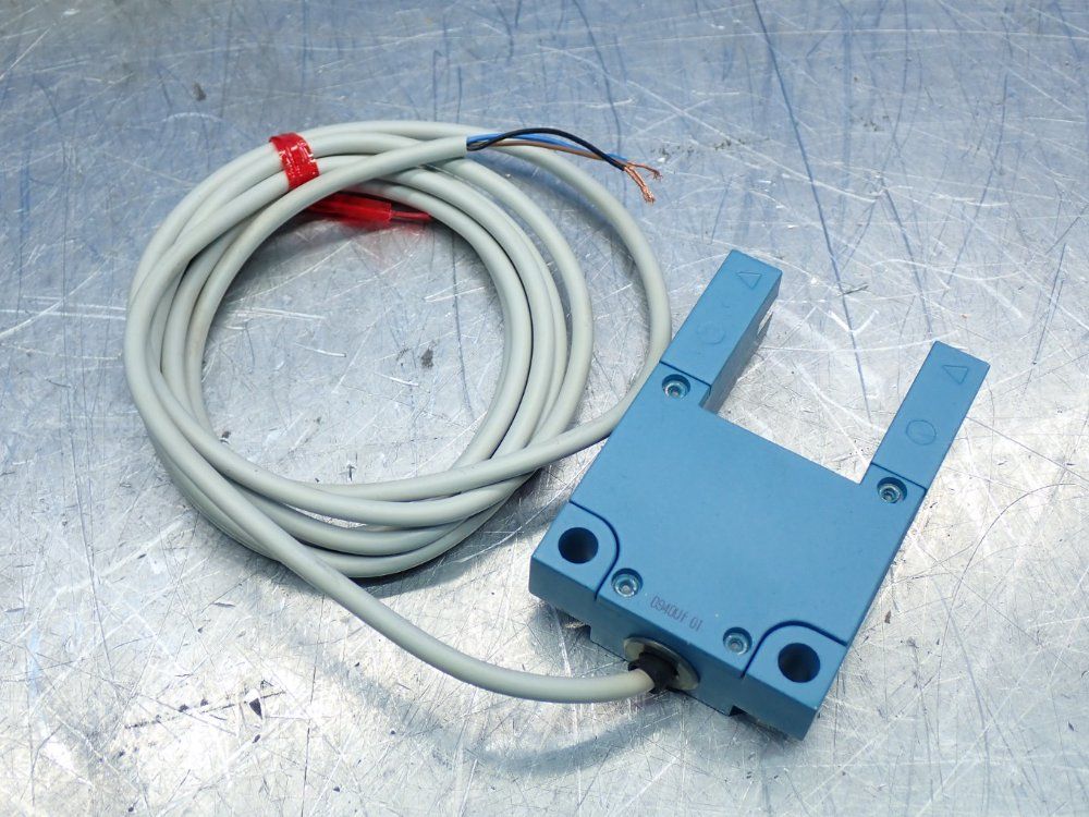 Azbil Photoelectric Sensor - Fe8v-ta6-903