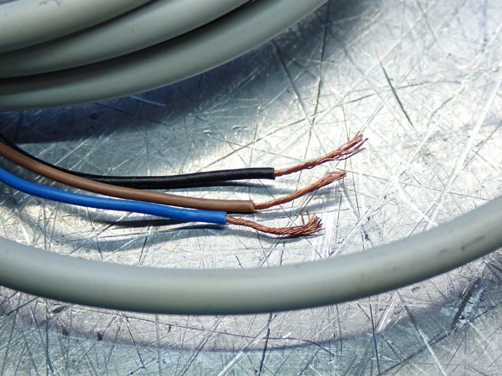 Azbil Photoelectric Sensor - Fe8v-ta6-903