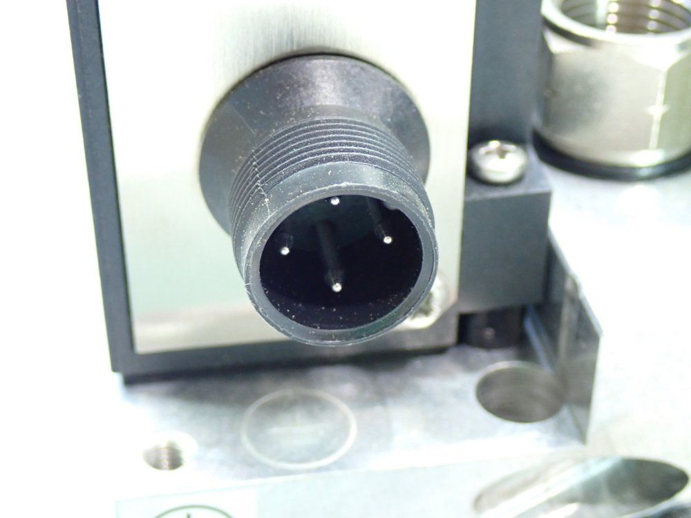 Rexroth 3/8" Port Pneumatic Manifold - R480222876