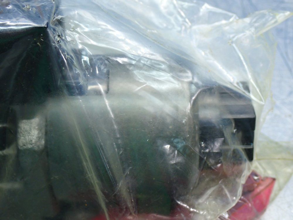 Nachi 5075psi, 42.2gpm Double Solenoid Directional Control Valve - Ss-g03-c6-r-d2-e22