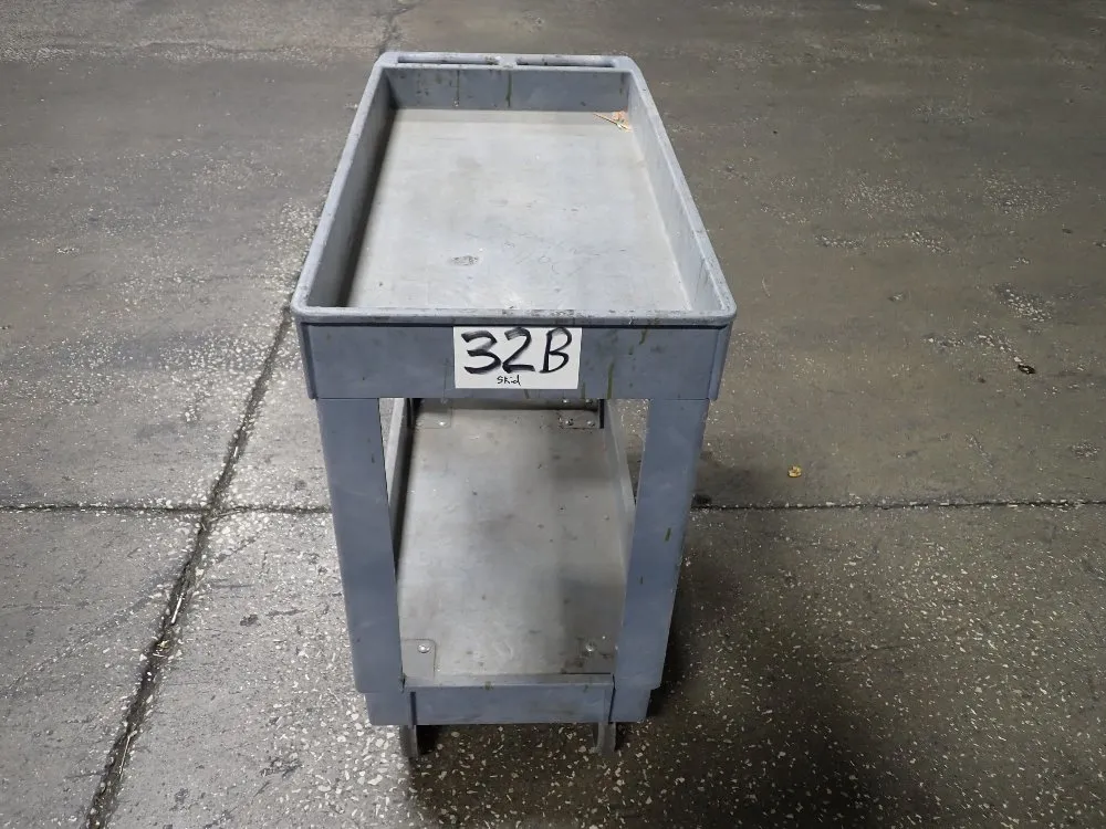 Rubbermaid 2 Tier Cart