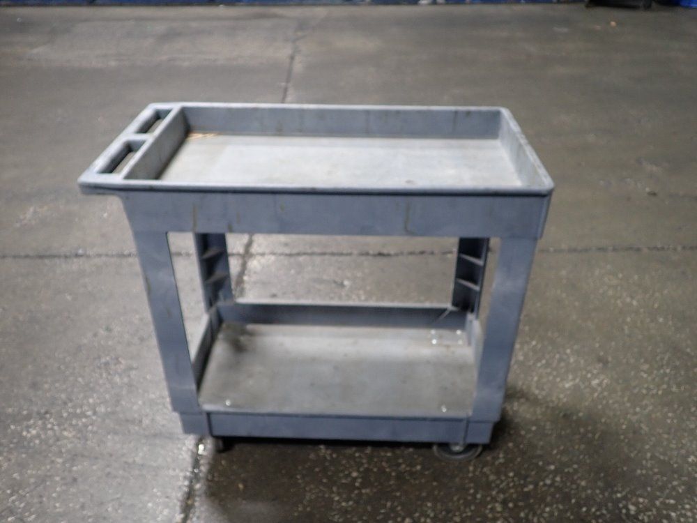 Rubbermaid 2 Tier Cart