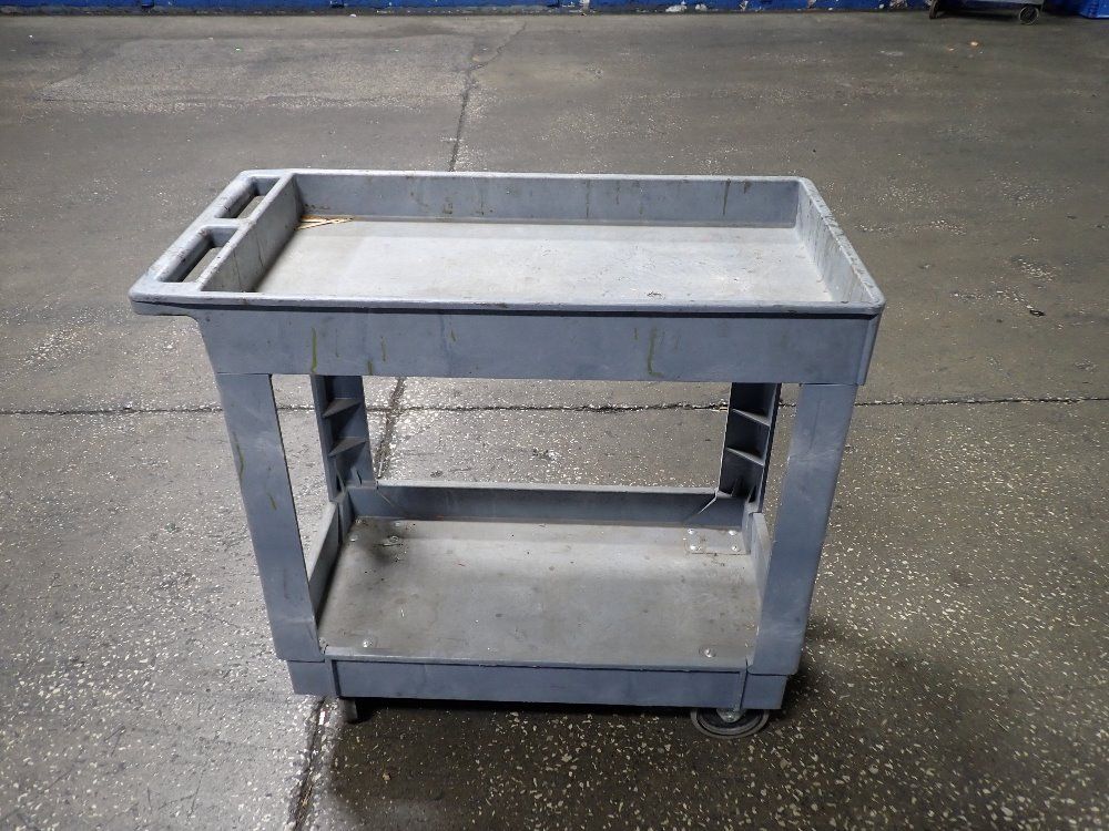 Rubbermaid 2 Tier Cart