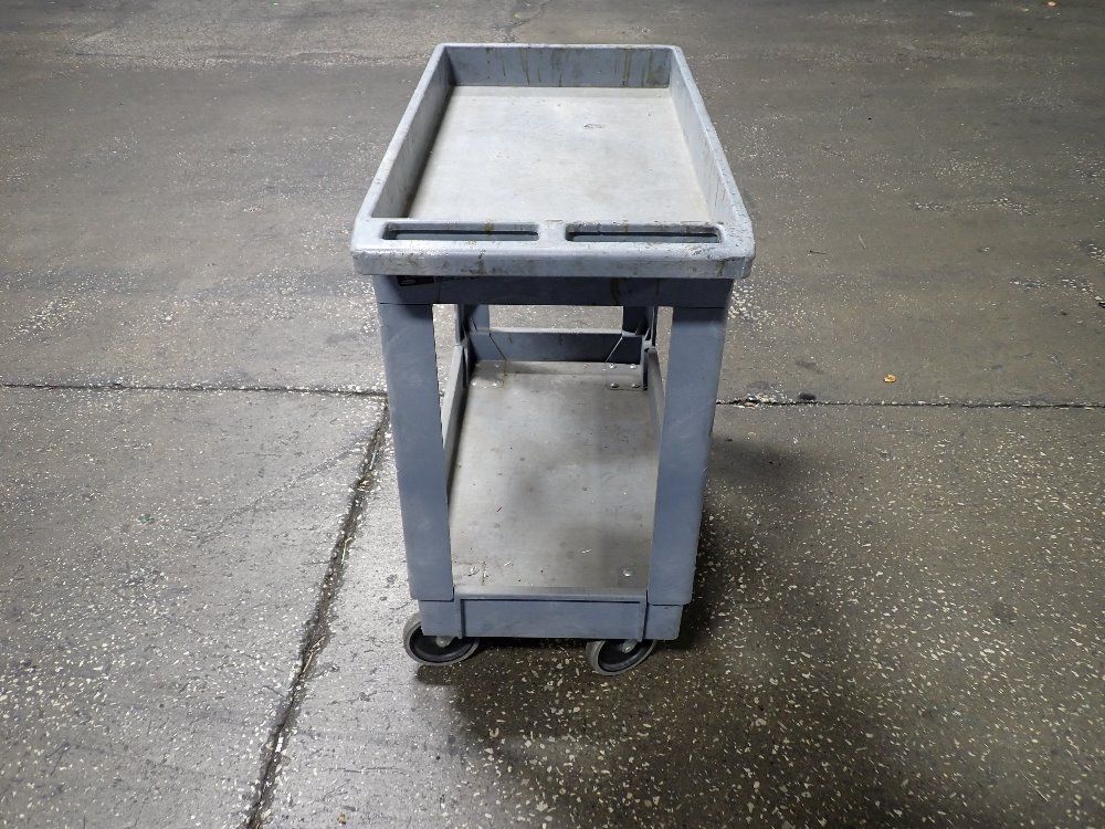 Rubbermaid 2 Tier Cart