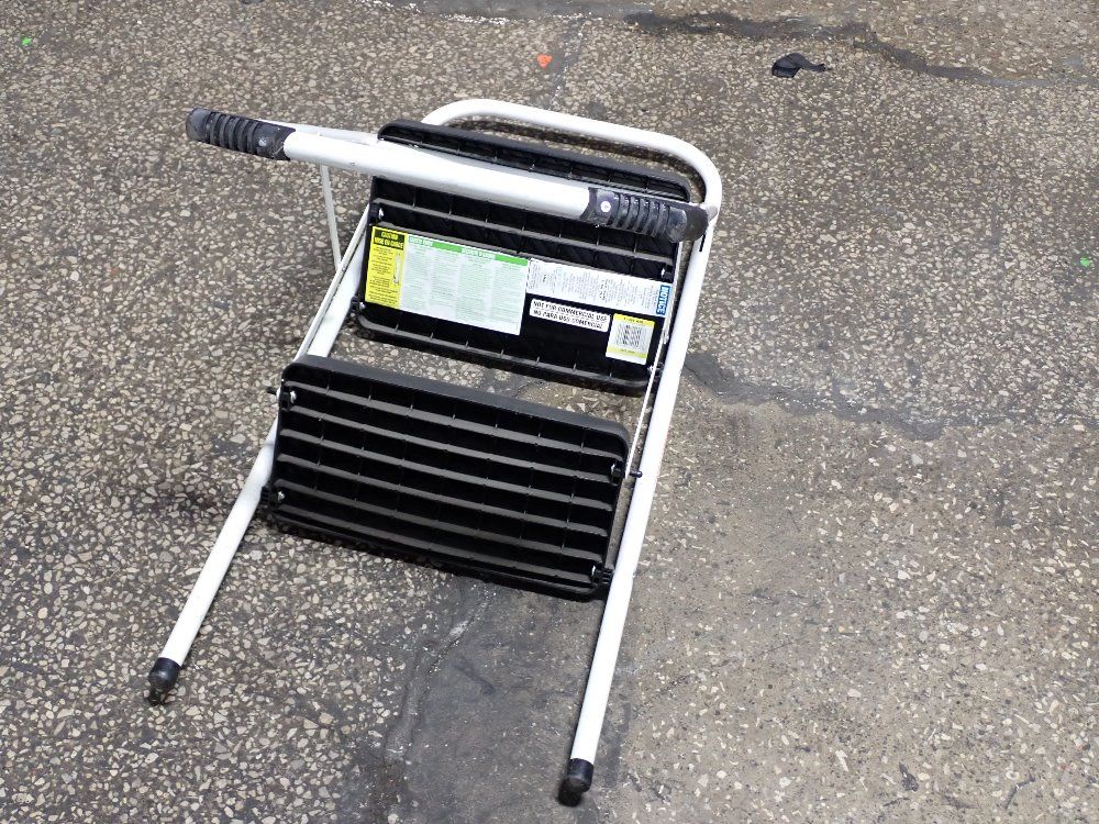 Saftey First Step Ladder - 11-565wbly