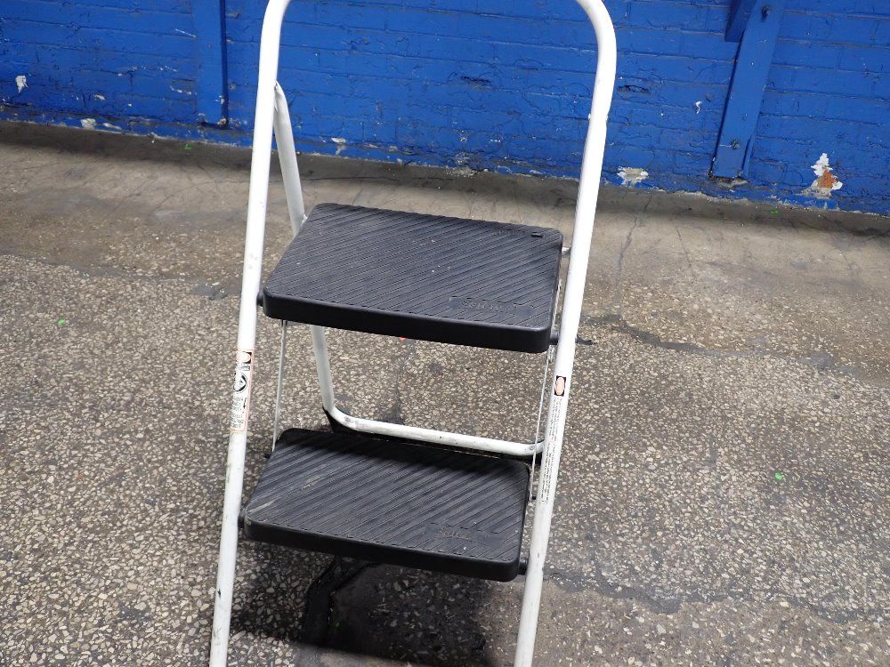 Saftey First Step Ladder - 11-565wbly